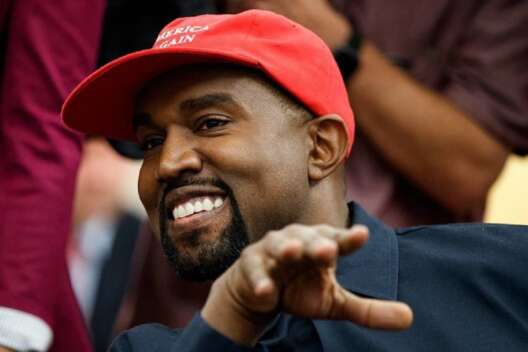 Самая дорогая обувь в истории: кроссовки Канье Уеста продали за $1,8 млн