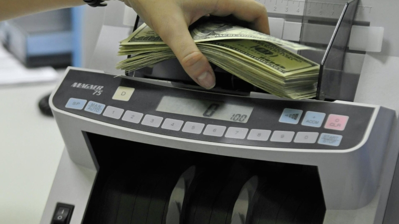 Старые доллары: чем отличаются от новых купюр и где их можно обменять